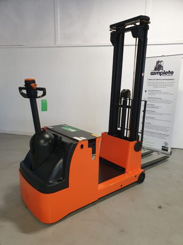 STILL EGG12 Electric Stacker | Complete Material Handling