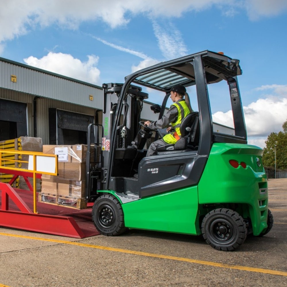 CESAB B600 4-Wheel Electric Forklift