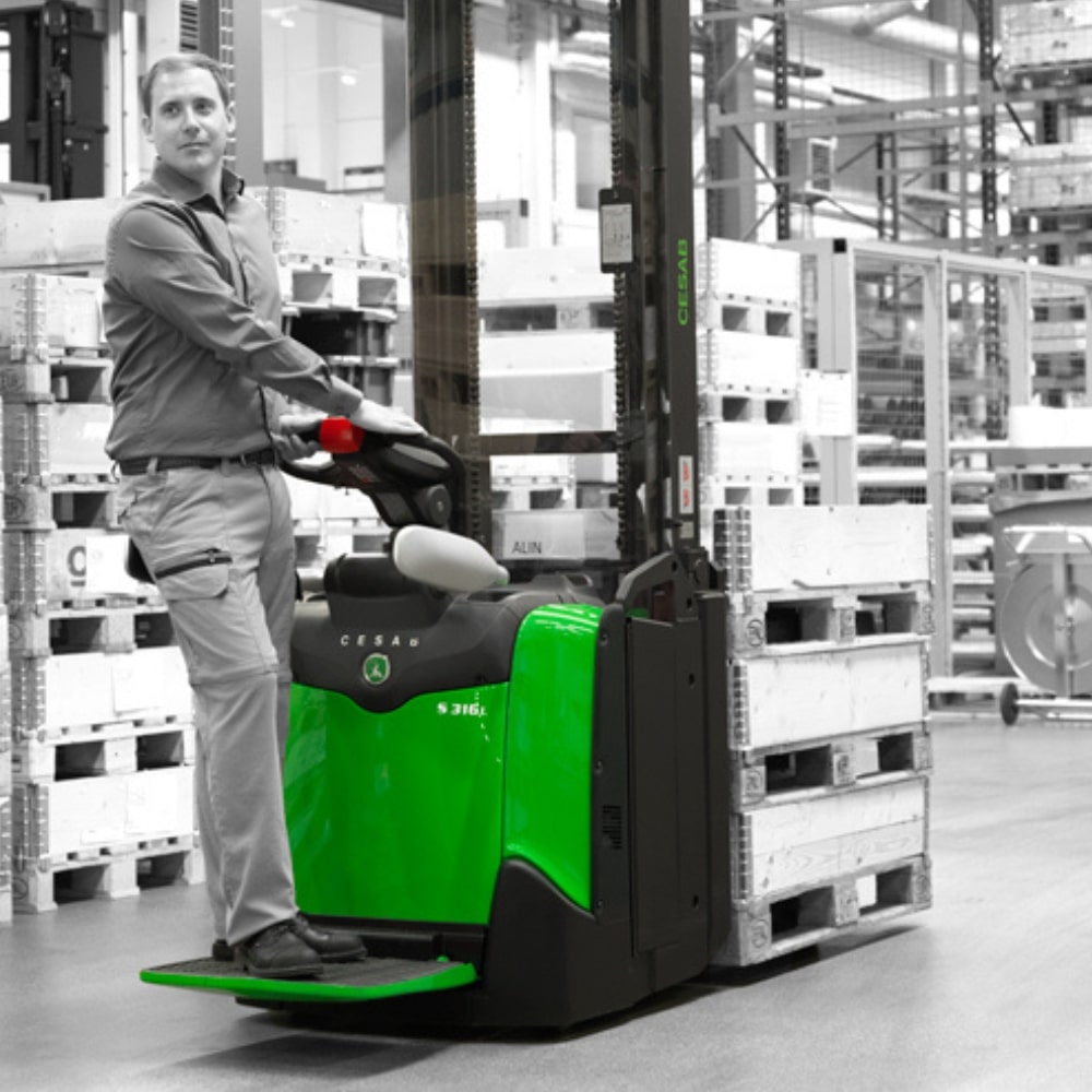 Cesab S300 stacker The Cesab S300 range is a series of versatile, powered stacker trucks known for their high capacities, maneuverability, and productivity, designed for demanding material handling applications, including heavy-duty pallet handling.