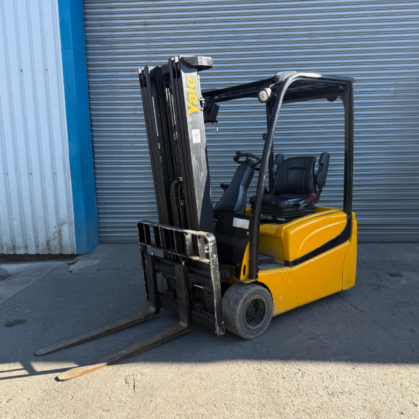 Yale ERP18VT Electric Forklift Truck for sale or hire in Gateshead Newcastle-Upon-Tyne