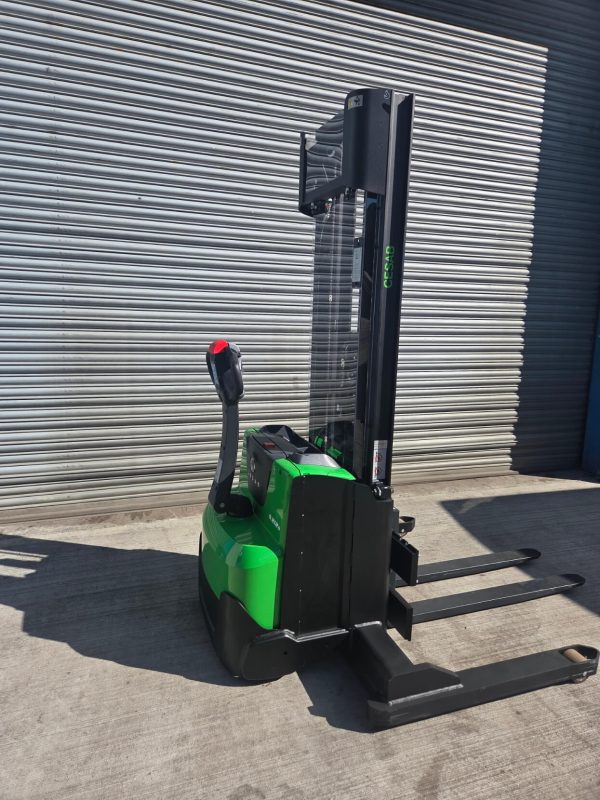 Cesab S212S Pedestrian Straddle Stacker