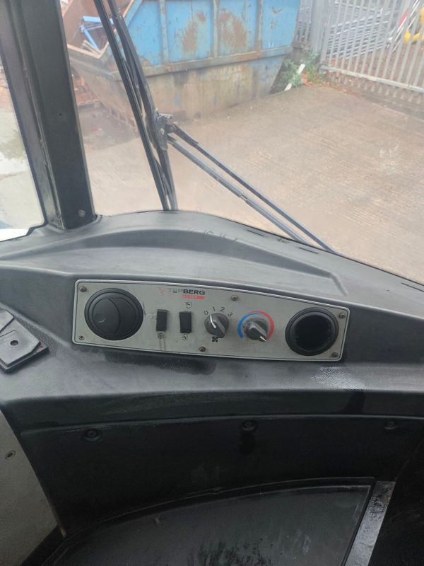 Terberg RT223 4x4 Ro-Ro (Roll-on/Roll-off) tractor