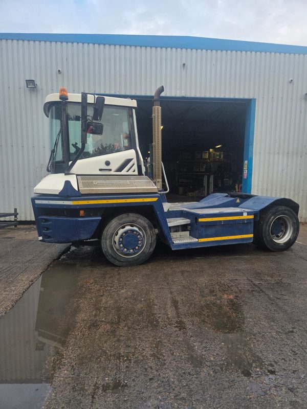Terberg RT223 4x4 Ro-Ro (Roll-on/Roll-off) tractor