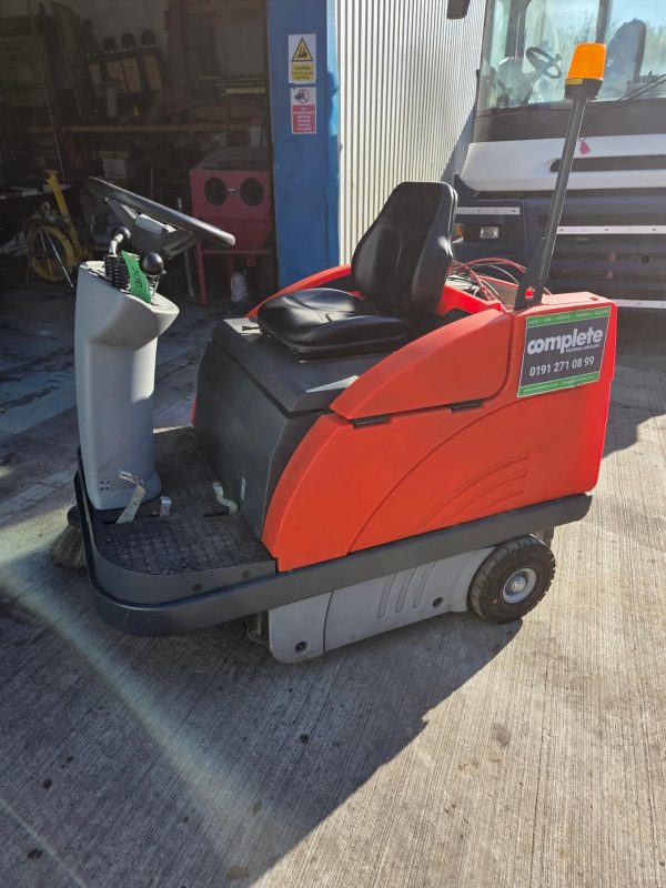 Hako Sweepmaster B920R Ride-on Industrial Sweeper