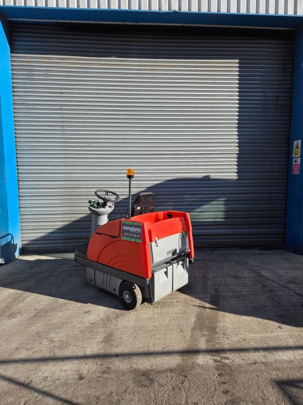 Hako Sweepmaster B920R Ride-on Industrial Sweeper