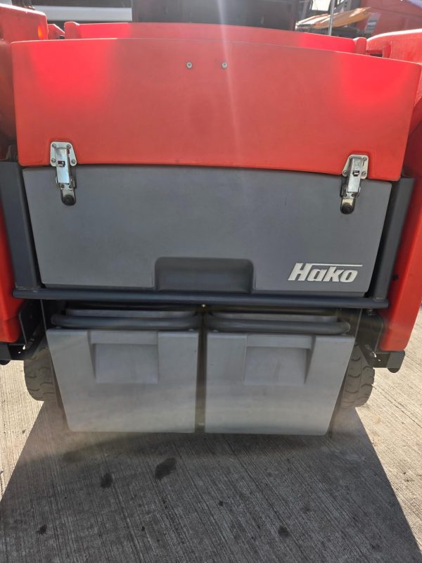Hako Sweepmaster B920R Ride-on Industrial Sweeper