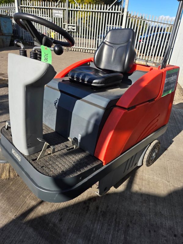Hako Sweepmaster B920R Ride-on Industrial Sweeper