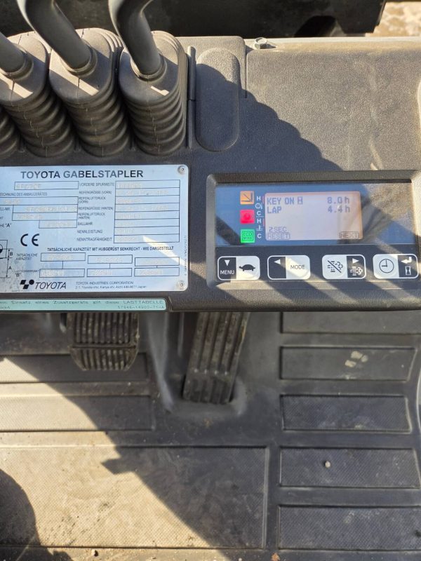 Toyota 8FD80F Counter Balance Diesel