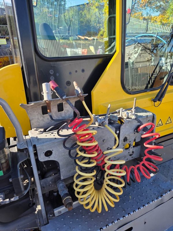 Terberg RT283 4x4 RoRo (Roll-on/Roll-off) tractor