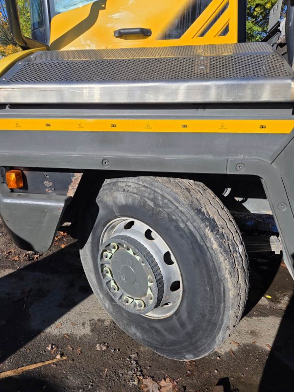 Terberg RT283 4x4 RoRo (Roll-on/Roll-off) tractor