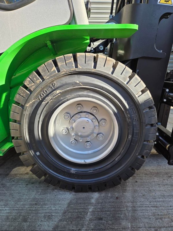 Cesab M325DV Diesel Counter Balance Forklift