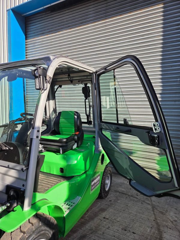 Cesab M325DV Diesel Counter Balance Forklift