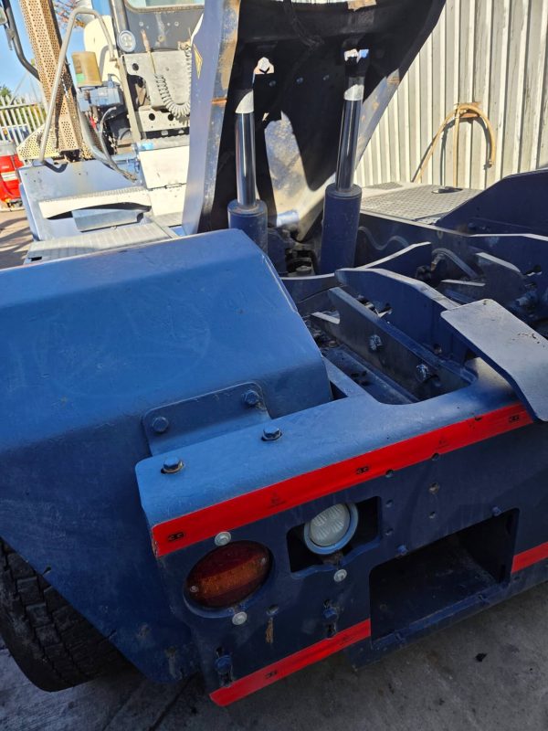 Terberg RT223 4x4 Ro-Ro (Roll-on/Roll-off) tractor