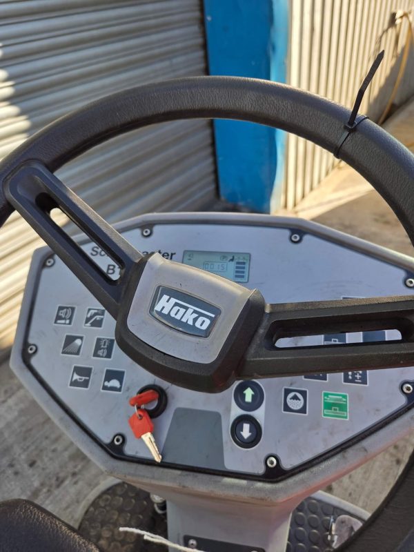 Hako Scrubmaster B120R Ride-on Industrial Scrubber Dryer