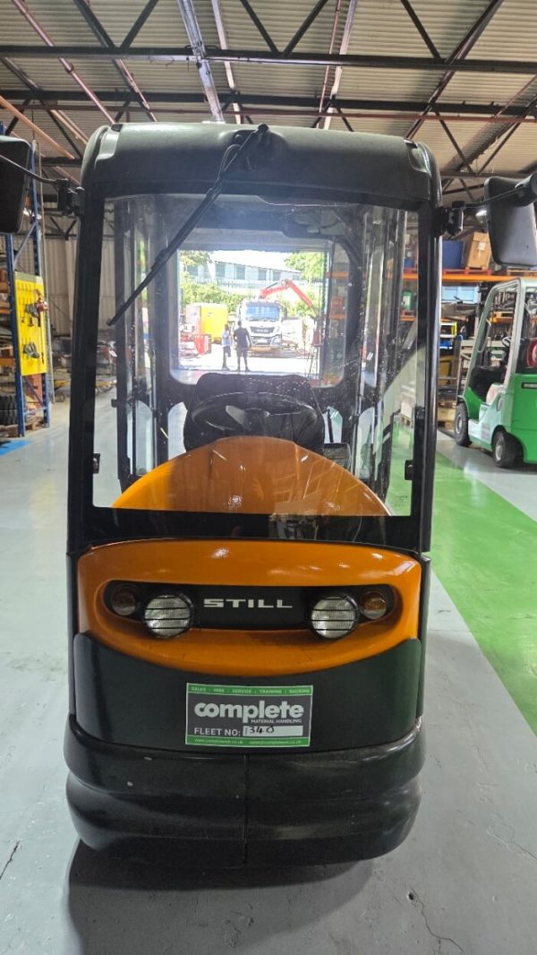 STILL R06-06 Tow Tractor with Enclosed Cabin