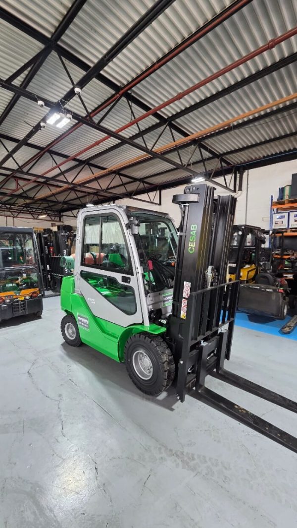 Cesab M325GV LPG Counter Balance Forklift