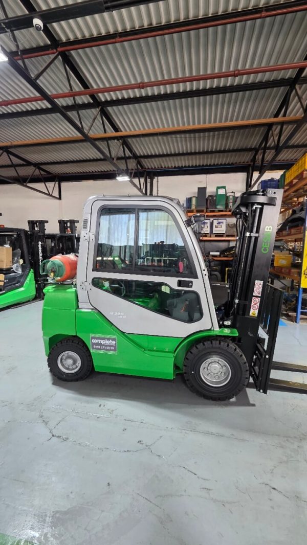 Cesab M325GV LPG Counter Balance Forklift