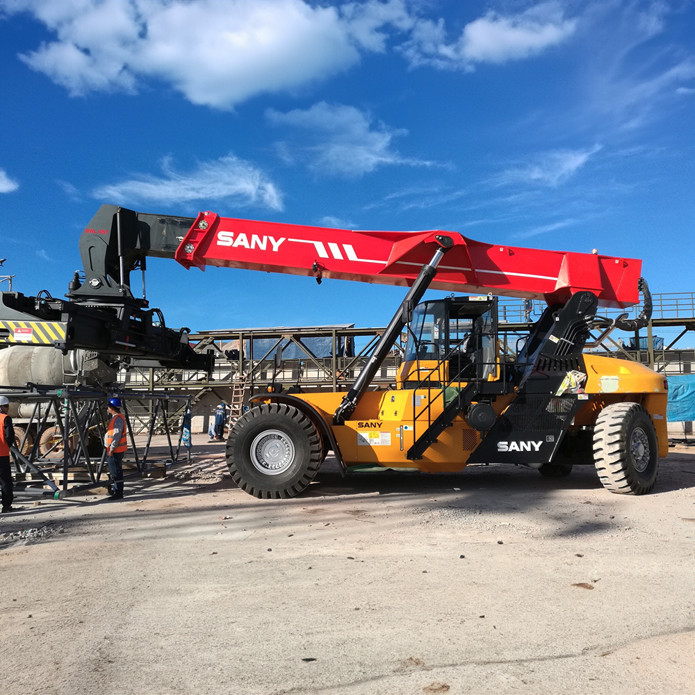 SANY-telehandler-action-14-1000x1000